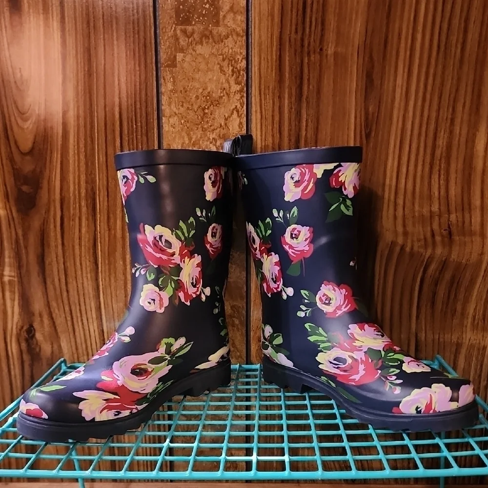 Navy Floral Rain Boots with Insulated Lining and Non-Slip Soles